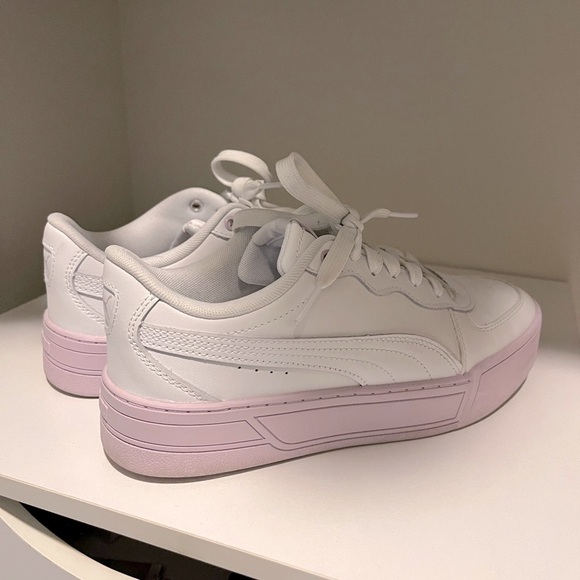 Pumas Lavender and White - Picture 4 of 5